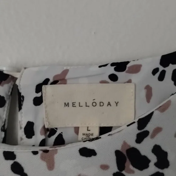 Women's blouse,size Large,white, pink, and black excellent condition, Melloday - Picture 2 of 3